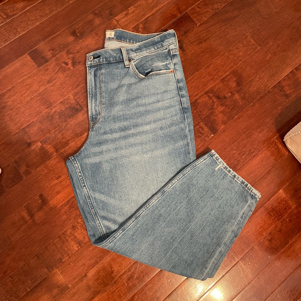 Abercrombie & Fitch the mom high rise jeans size 33s